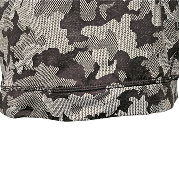 Spyder Top Form Fitting Athletic Camo Quarter Zip Crop Bottom Hem sz S - Picture 6 of 10